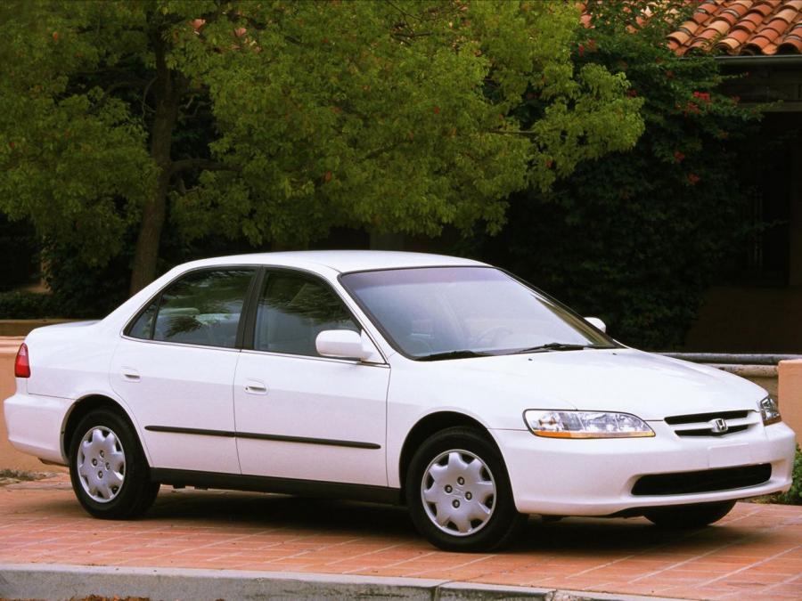  Honda Accord Sedan 1998 года  (US) (фото 5 из 12)